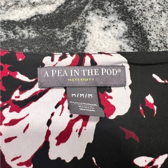 A PEA IN THE POD wine with big floral faux wrap dress with 3/4 sleeves - Picture 9 of 15